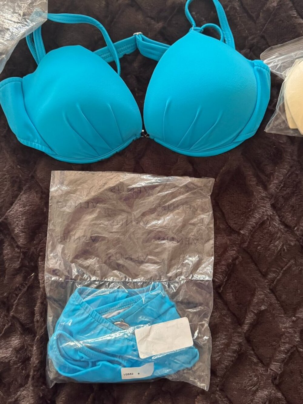 Venus 2 pc swimsuit; C cup, 6 bottom NWT; turquoise